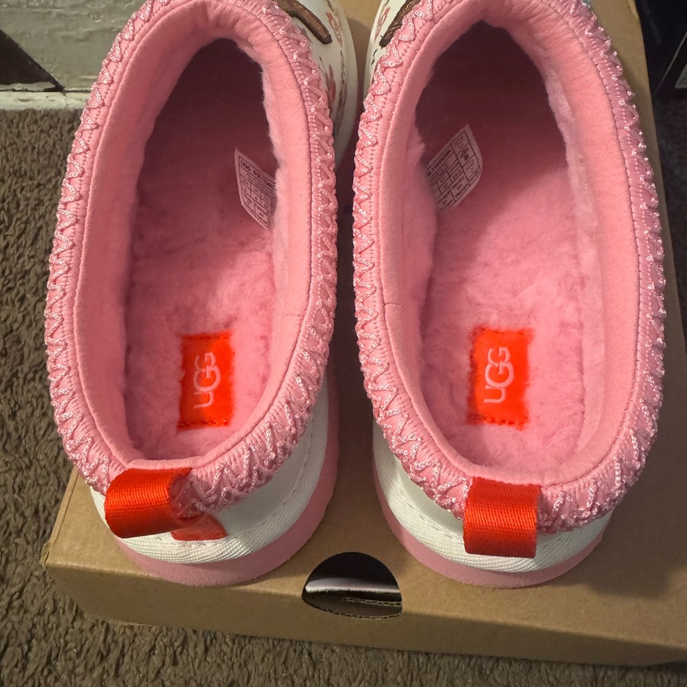 UGG Kids' Colorful Graphic One Piece - Picture 4 of 5